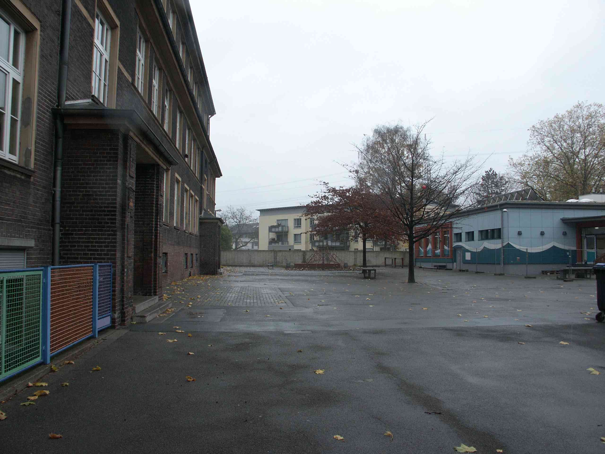 Schule Unter den Kastanien Schule Unter den Kastanien